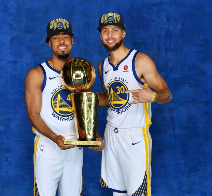 美职联战报：孙兴慜双响+失点，洛杉矶FC 5-6温哥华白浪遭淘汰（美职联快讯：孙兴慜梅开二度仍失点，洛杉矶FC5-6负于温哥华白浪遭淘汰）