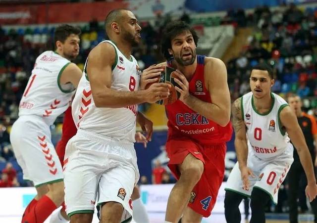 科贝：本轮西甲对阿隆索的未来至关重要，若战绩不佳可能下课（科贝：本轮西甲成阿隆索去留关键战，若成绩不理想或将下课）