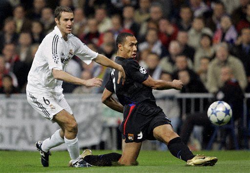 米体：法国电视台取消转播年轻人vs里尔，因前者胸前广告违规（米体：法国电视台因胸前广告违规，叫停年轻人对阵里尔的转播）