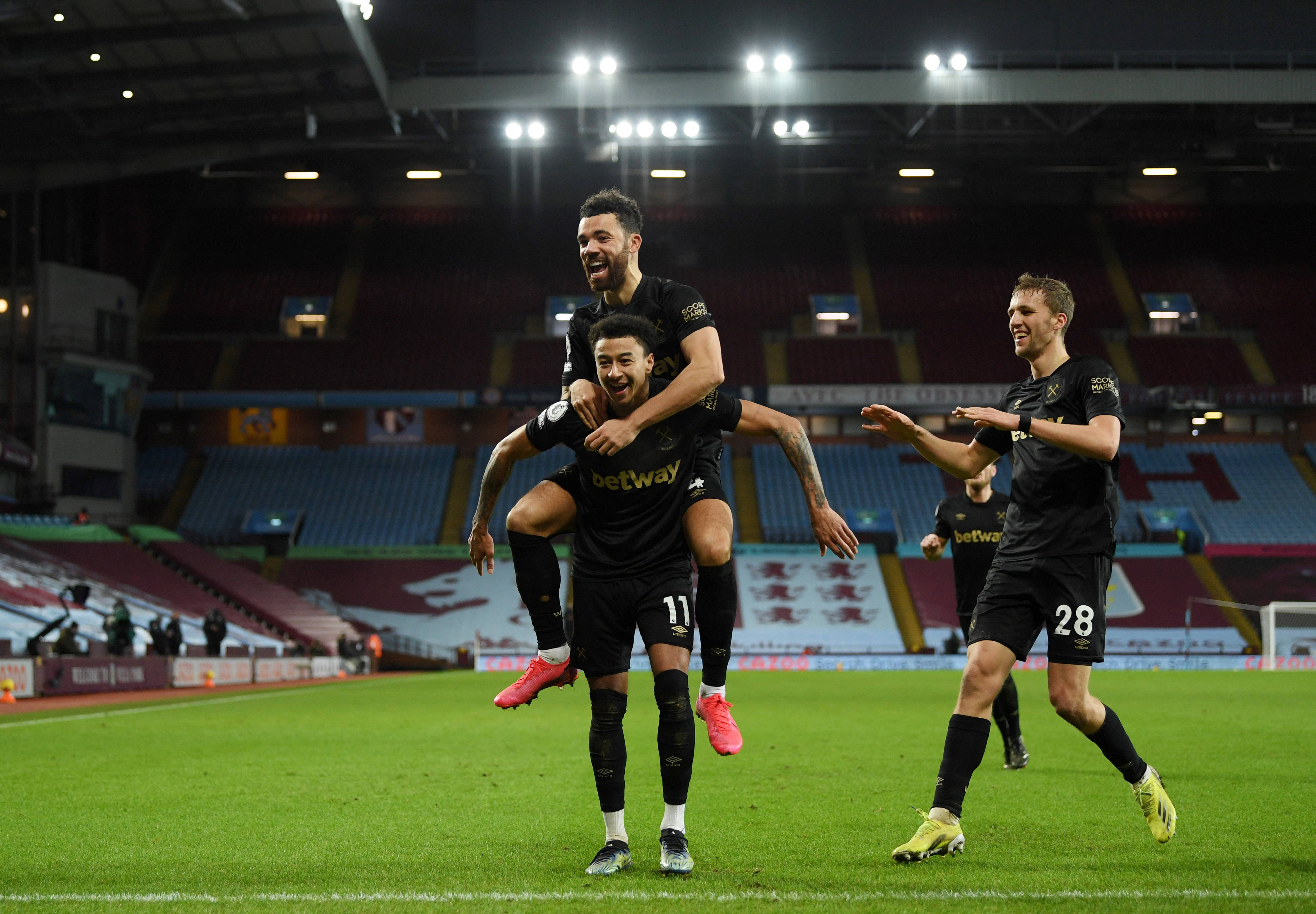 半场梅开二度，埃文-弗格森生涯首次在欧战中取得进球（埃文-弗格森上半场梅开二度，职业生涯欧战首球诞生）