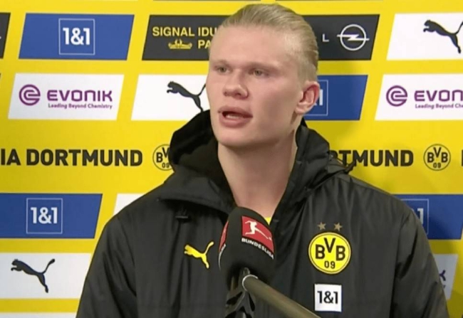 替补戴帽，凯恩当选斯图加特vs拜仁全场最佳球员（凯恩替补戴帽，获评斯图加特vs拜仁全场最佳）