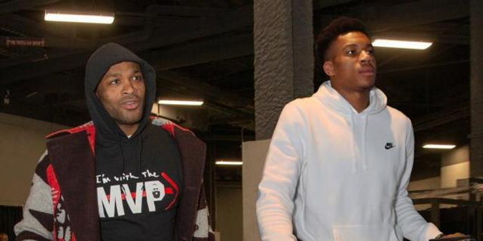 诺伊尔：补时进2球让大家松一口气，是否续约明年3月再考虑（诺伊尔：伤停补时连进两球缓解压力，续约事宜暂定明年3月再议）