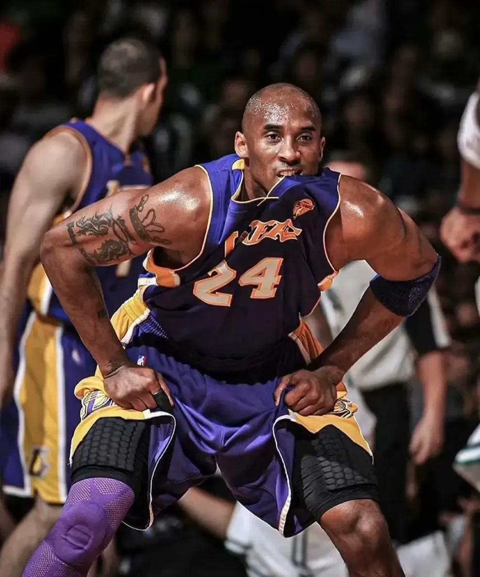 在上海旅游的奇塔迪尼重返海港俱乐部，拜访昔日教练和队友（游沪的奇塔迪尼重返海港俱乐部，看望昔日主帅与队友）