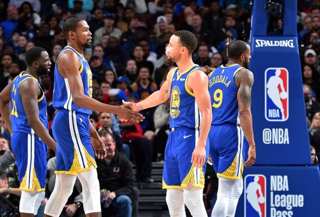 记者：于汉超正在参加B级教练培训班，下赛季将担任申花助教（记者称于汉超正攻读B级教练课程，下赛季将出任申花助教）