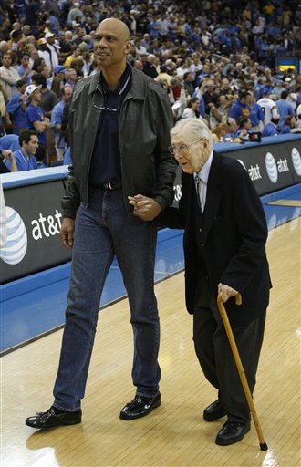 美因茨vs门兴格拉德巴赫：李在城、阿米里首发，雷纳、尼科-埃尔维迪出战（美因茨对阵门兴格拉德巴赫：李在城、阿米里先发，雷纳与尼科-埃尔维迪登场）