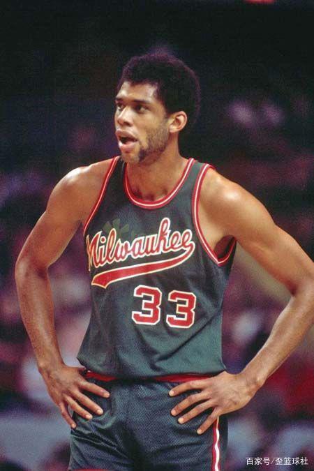 乌迪内斯2-0帕尔马，扎尼奥洛破门，凯南-戴维斯锦上添花（乌迪内斯2比0帕尔马：扎尼奥洛先拔头筹，凯南-戴维斯再下一城）