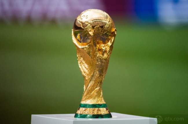 阿夫迪亚成50年来开拓者首位3场砍90+30+30球员（阿夫迪亚成开拓者50年来首人：三场合计90分30板30助）