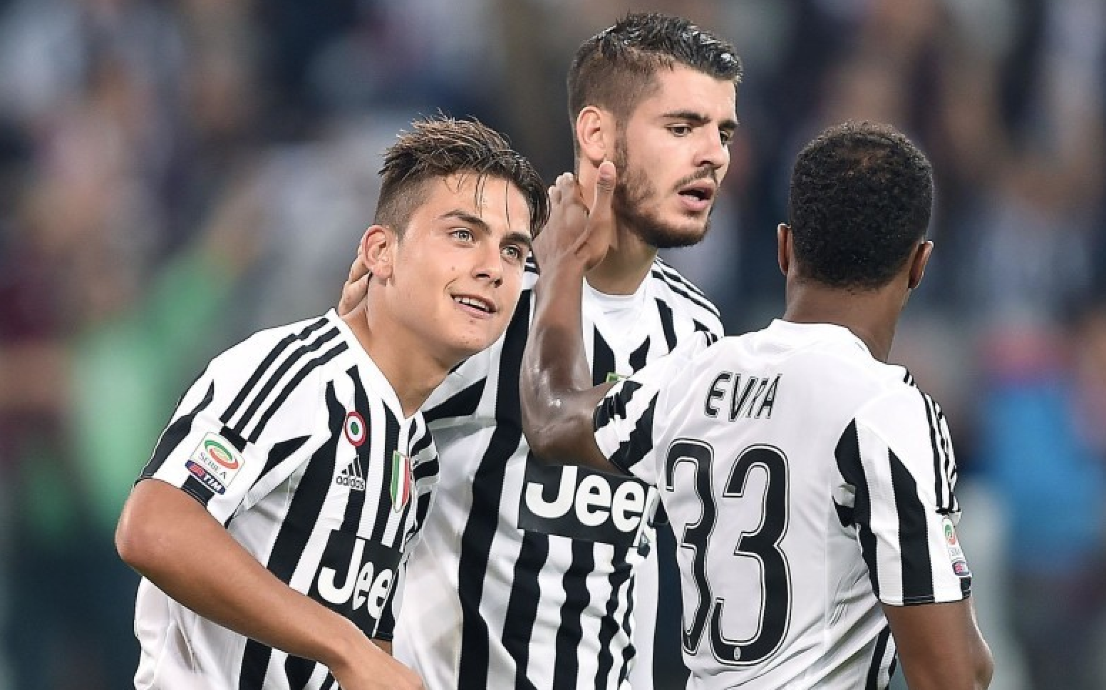 川普狂喜，乡下人乐队将在世界杯抽签仪式结束后表演《YMCA》（川普喜上眉梢：世界杯抽签落幕后，乡下人乐队将献唱《YMCA）